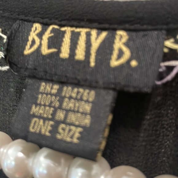 Beach cover up with sequin detail by Betty B - Picture 2 of 6